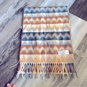 Preston and York neutral zig zag pattern soft scarf